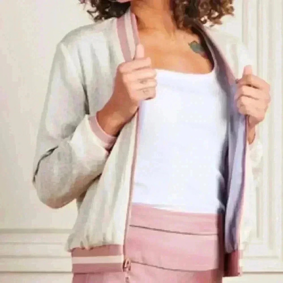Brand New without Tags Stella and Dot Reversible Bomber Jacket Size S - Picture 3 of 15